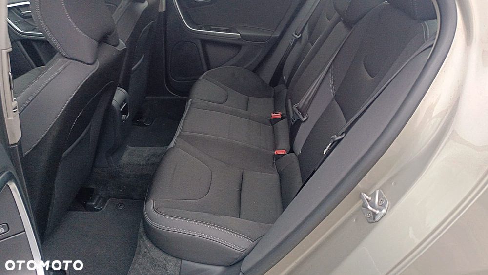 Volvo S60 DRIVe Momentum - 14