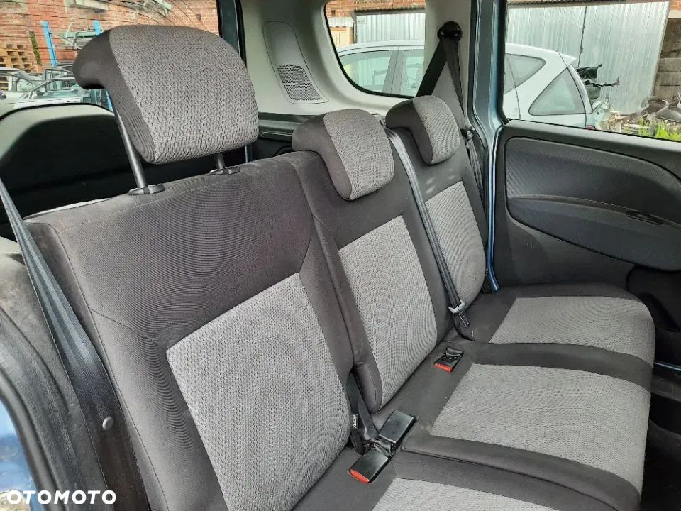 Fiat Doblo II 2 Fotel kierowcy pasażera Fotele 2 rząd Fotele grzane tapicerka boczki drzwi  EUROPA ŁADNE - 16