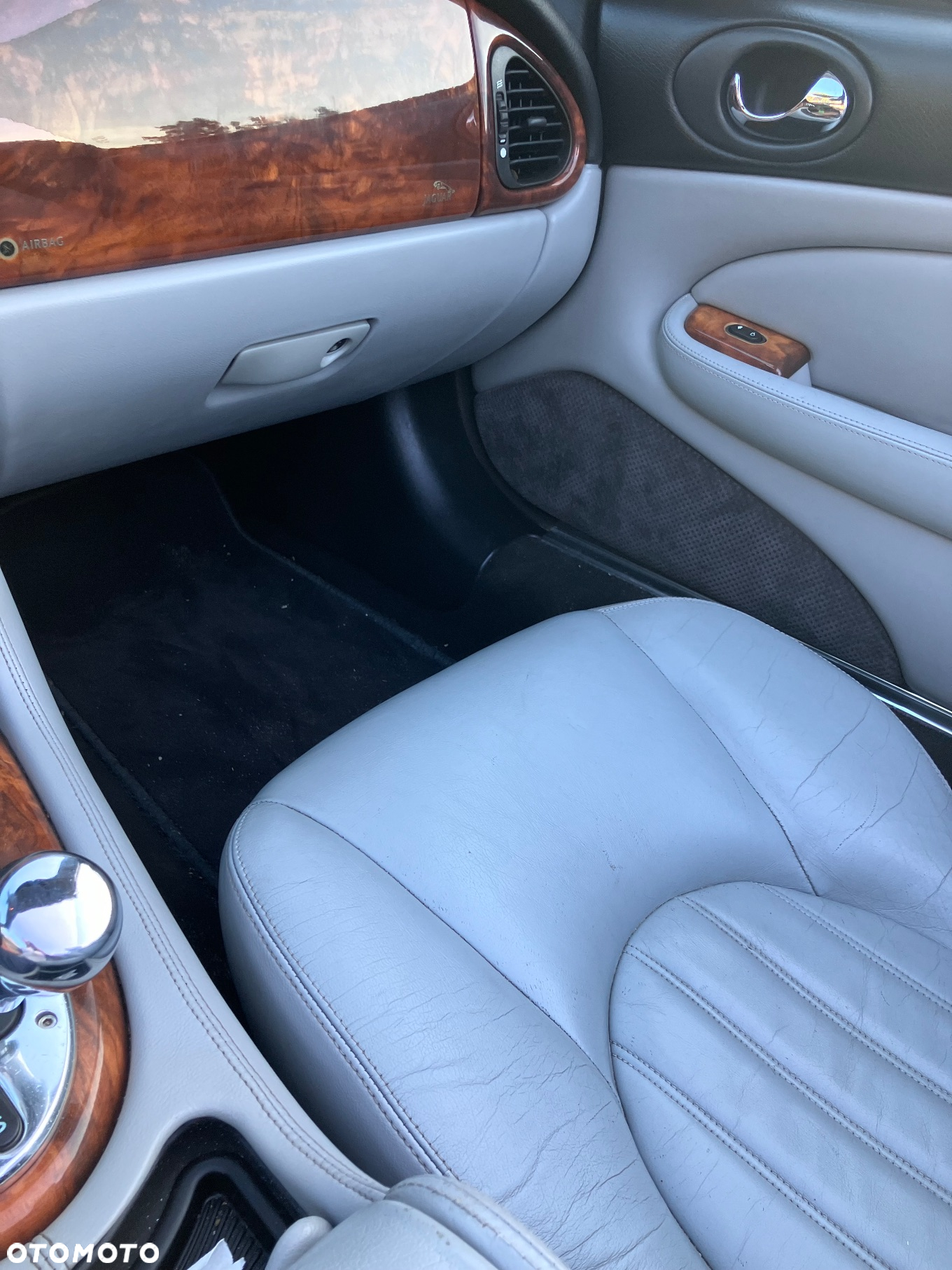 Jaguar XK8 Cabriolet - 9