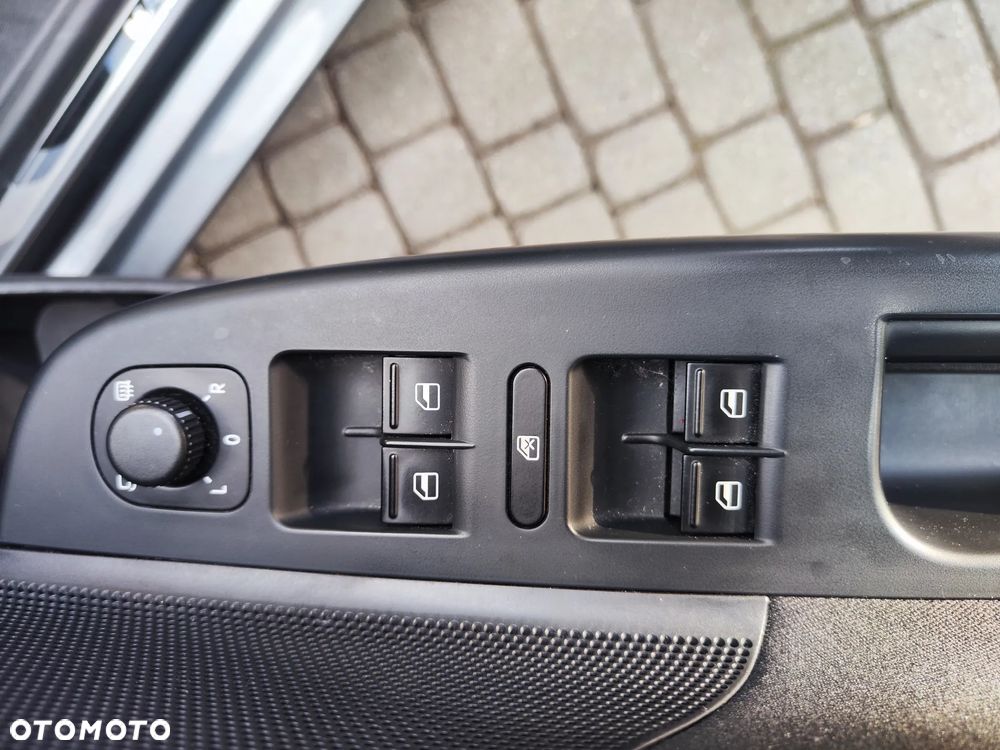 Volkswagen Golf 1.6 TDI Comfortline - 17