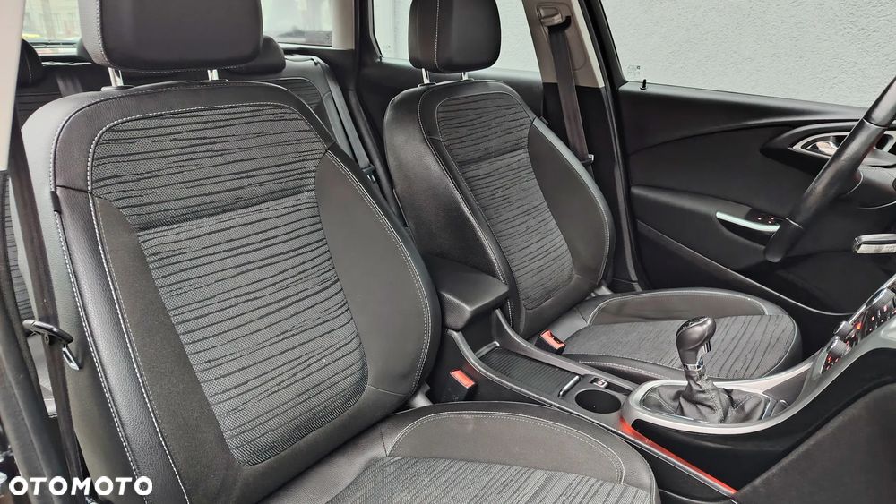 Opel Astra 1.4 T Cosmo - 13