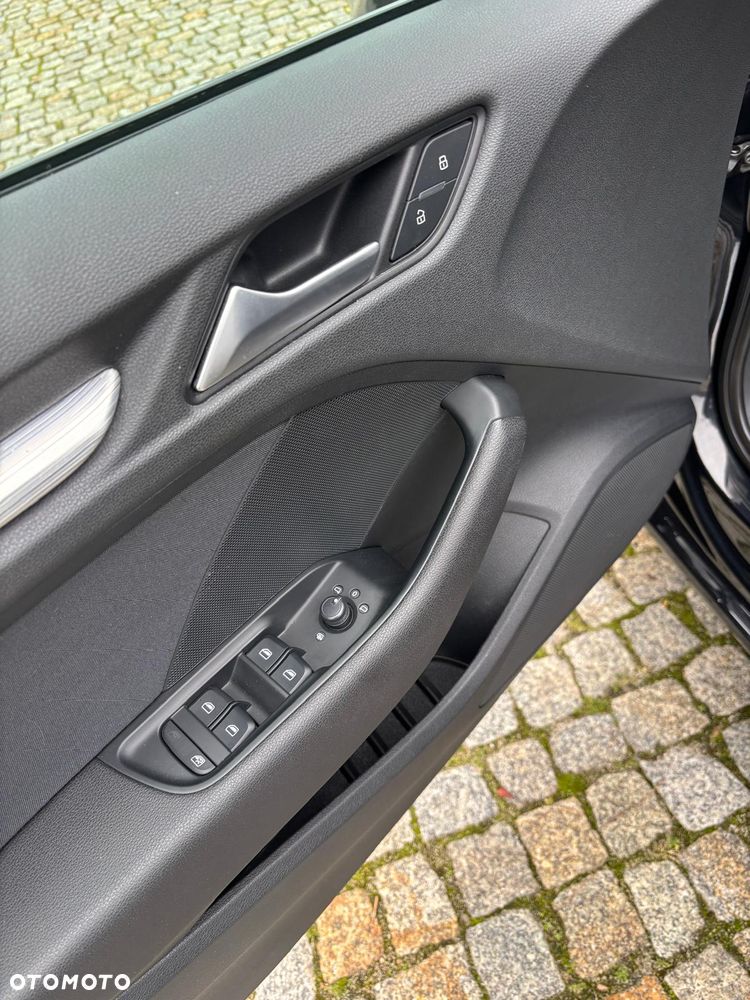 Audi A3 Sportback 2.0 TDI S tronic Ambiente - 19