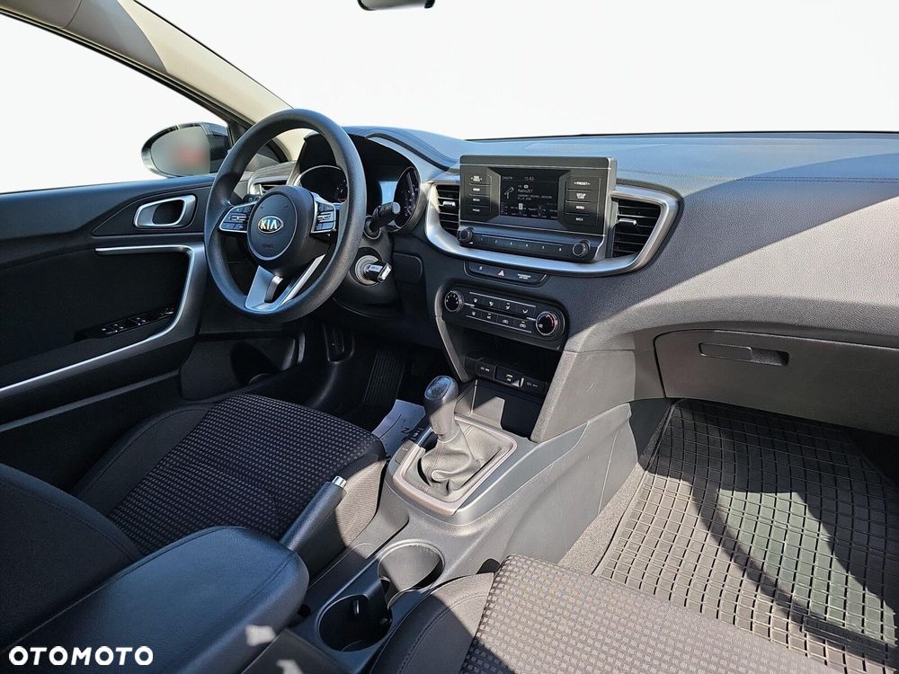 Kia Ceed - 15