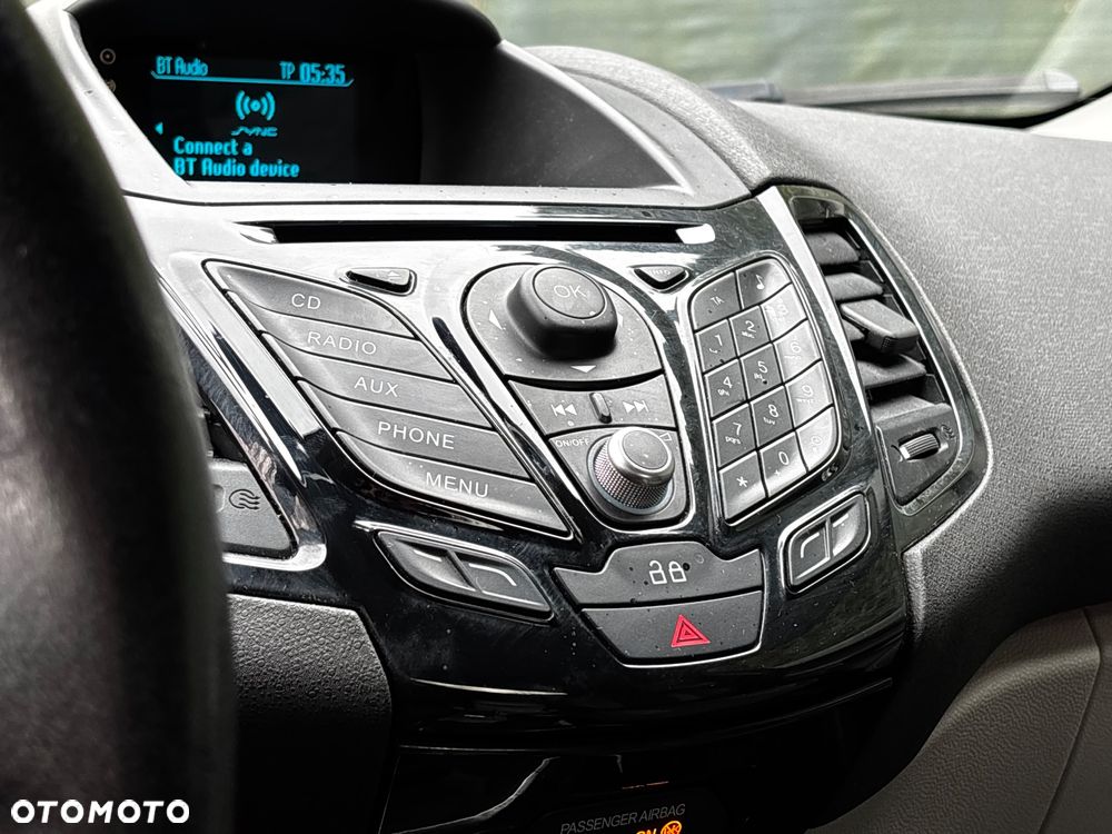 Ford Fiesta 1.0 EcoBoost Titanium - 34