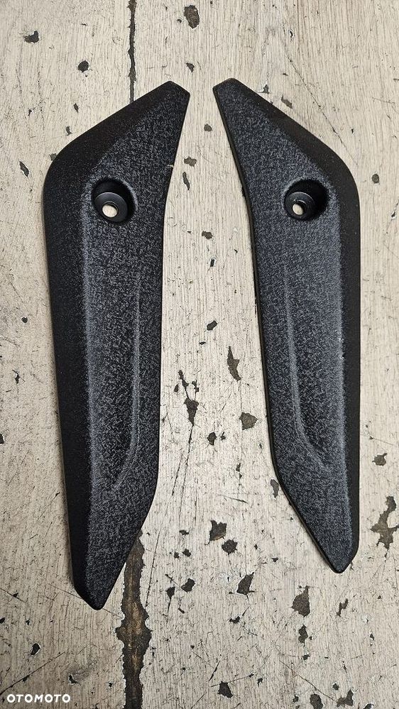 Nakładka mocowanie szyby Yamaha T-Max 530 BC3-2843C - 4