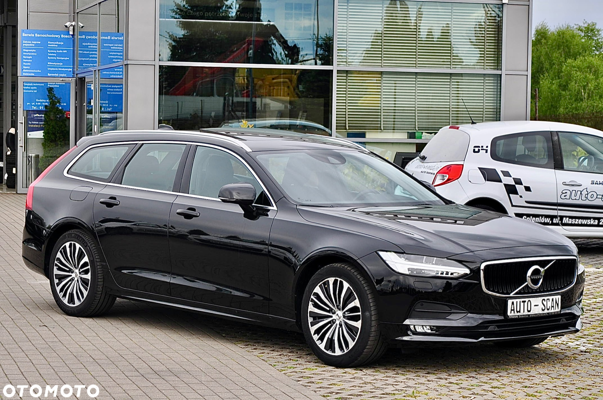 Volvo V90 D4 Geartronic Momentum Pro - 2