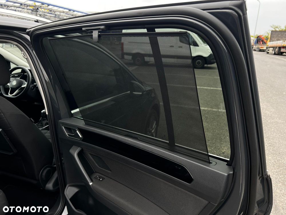 Volkswagen Touran - 17