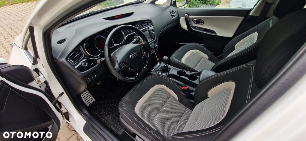 Kia Ceed 1.6 GDI L Business Line - 15