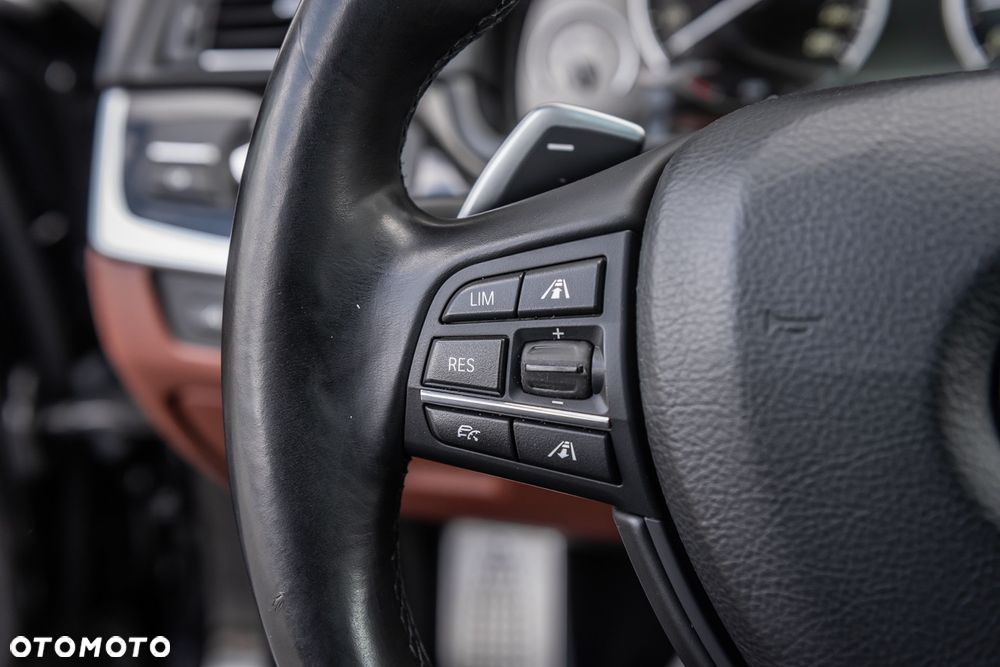 BMW Seria 5 M550d xDrive - 23