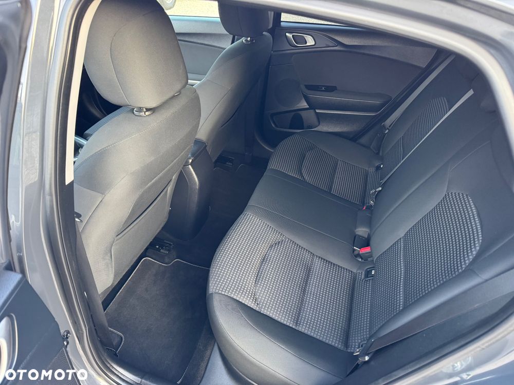 Kia Ceed 1.4 L Business Line Plus - 19