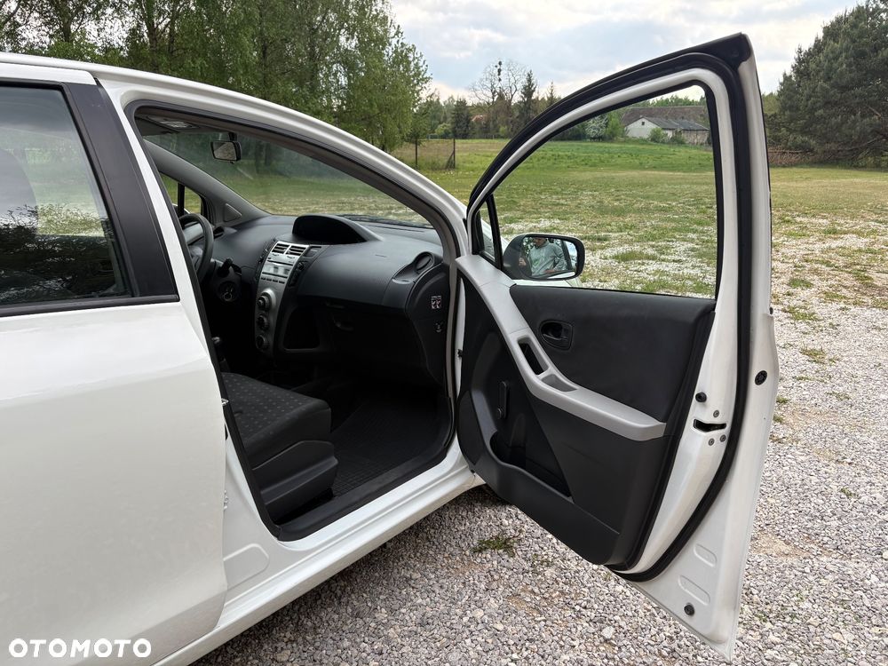 Toyota Yaris 1.0 Luna A/C - 9