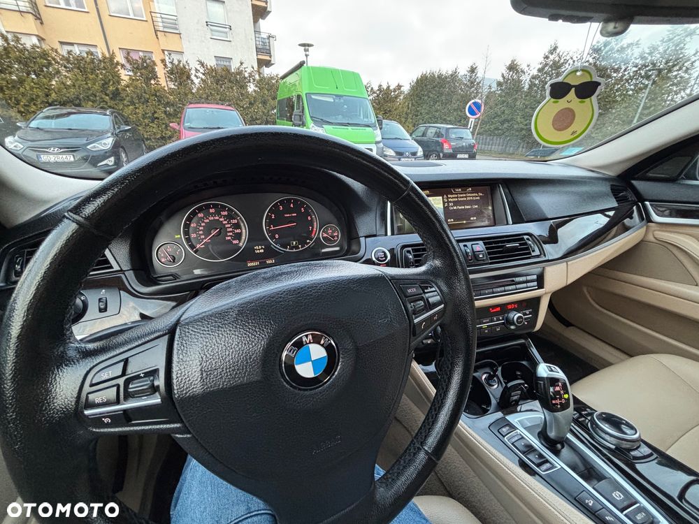 BMW Seria 5 528i xDrive - 35