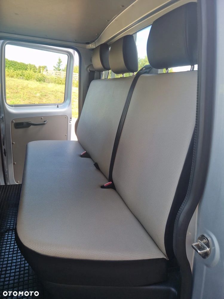 Volkswagen Transporter - 4