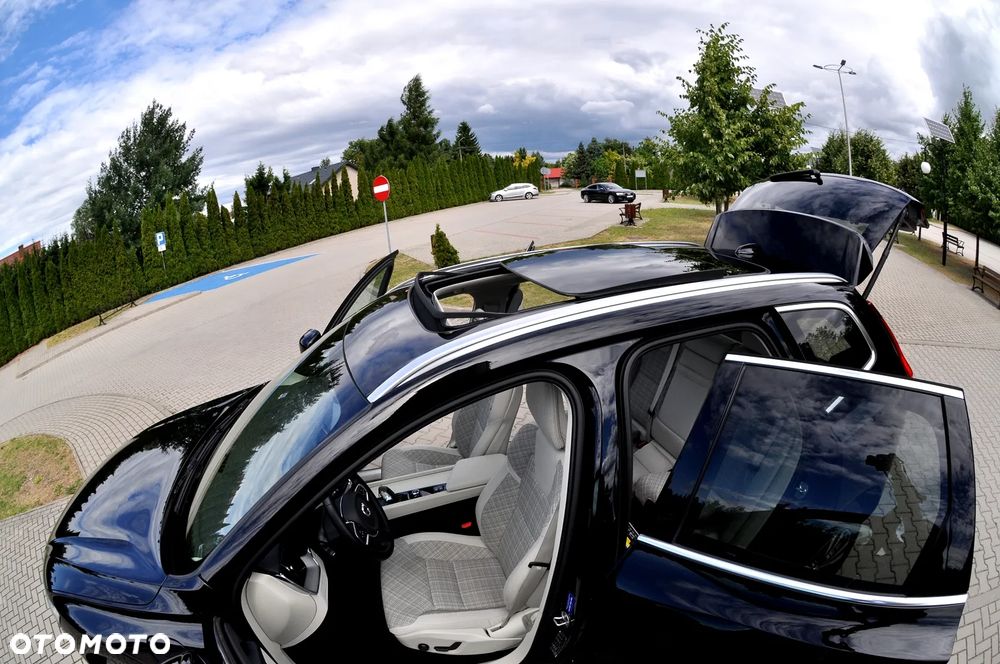 Volvo XC 60 T6 Plug-In Hybrid AWD Core - 18