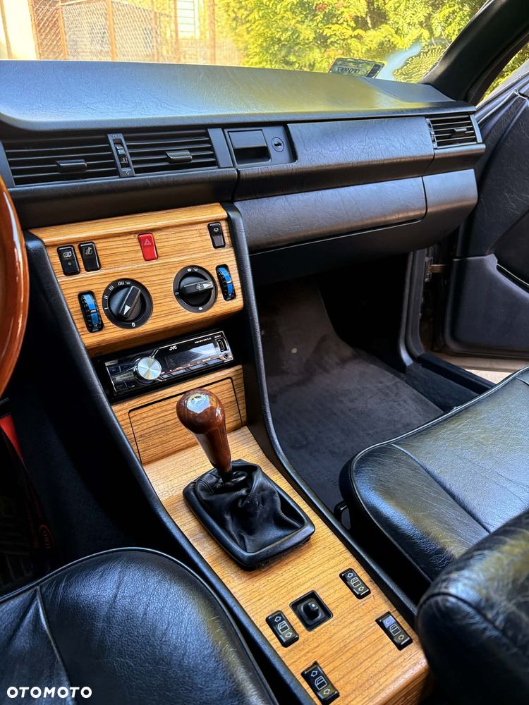 Mercedes-Benz W124 (1984-1993) - 16