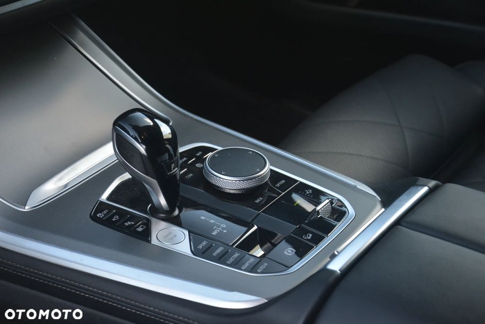 BMW X5 xDrive45e - 12