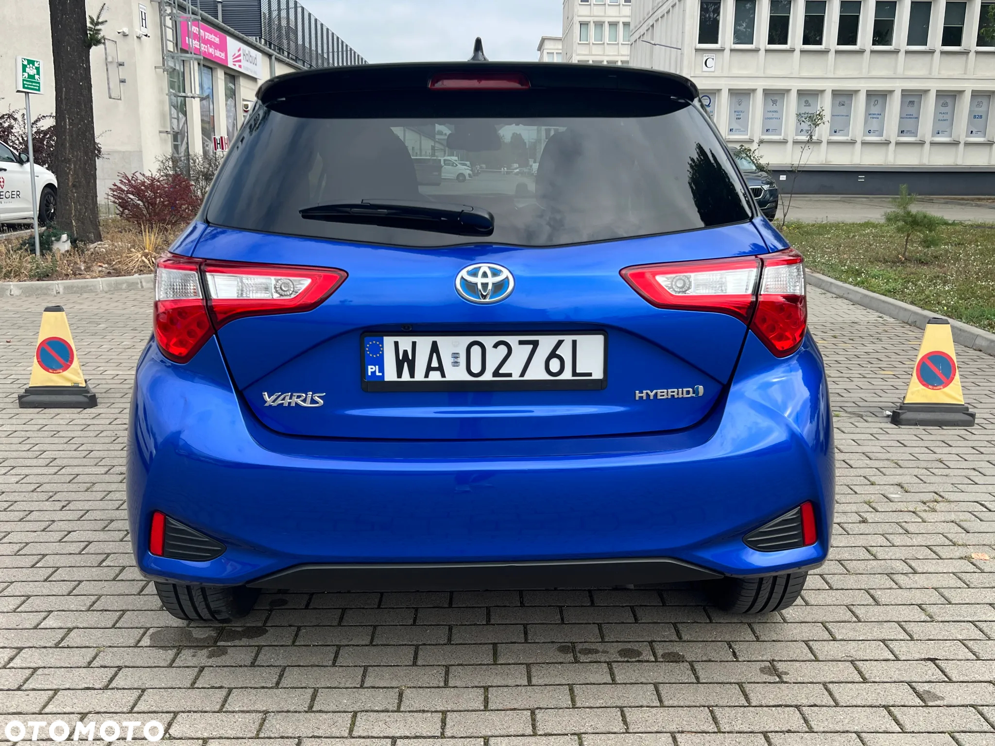 Toyota Yaris Hybrid 100 Selection Platinum - 6