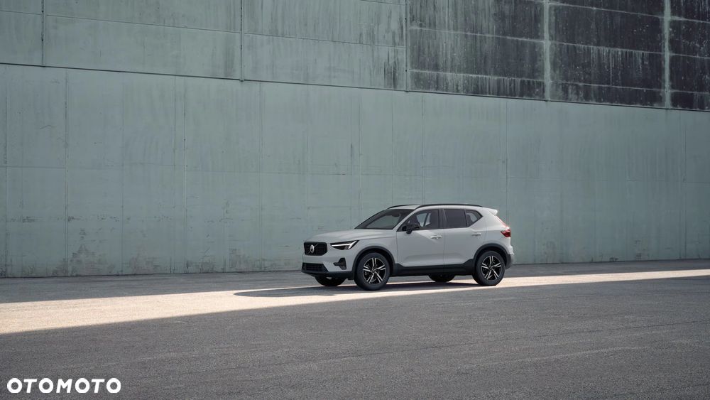 Volvo XC 40 B3 Plus Dark - 4