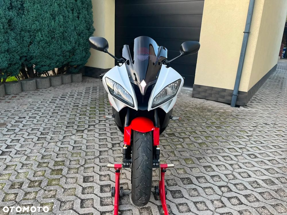 Yamaha R6 - 2