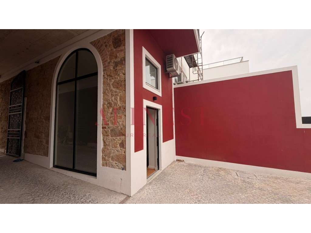 Apartamento T1 loft em condominio fechado no Estoril - Grande imagem: 2/16