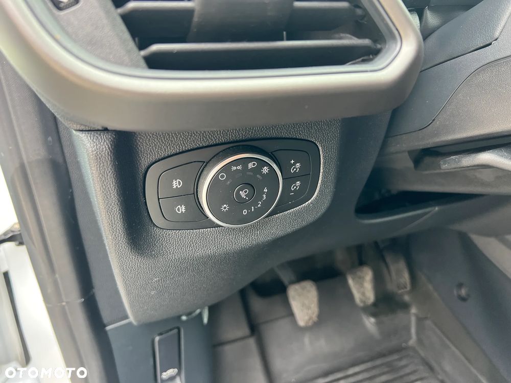 Ford Transit Courier - 15