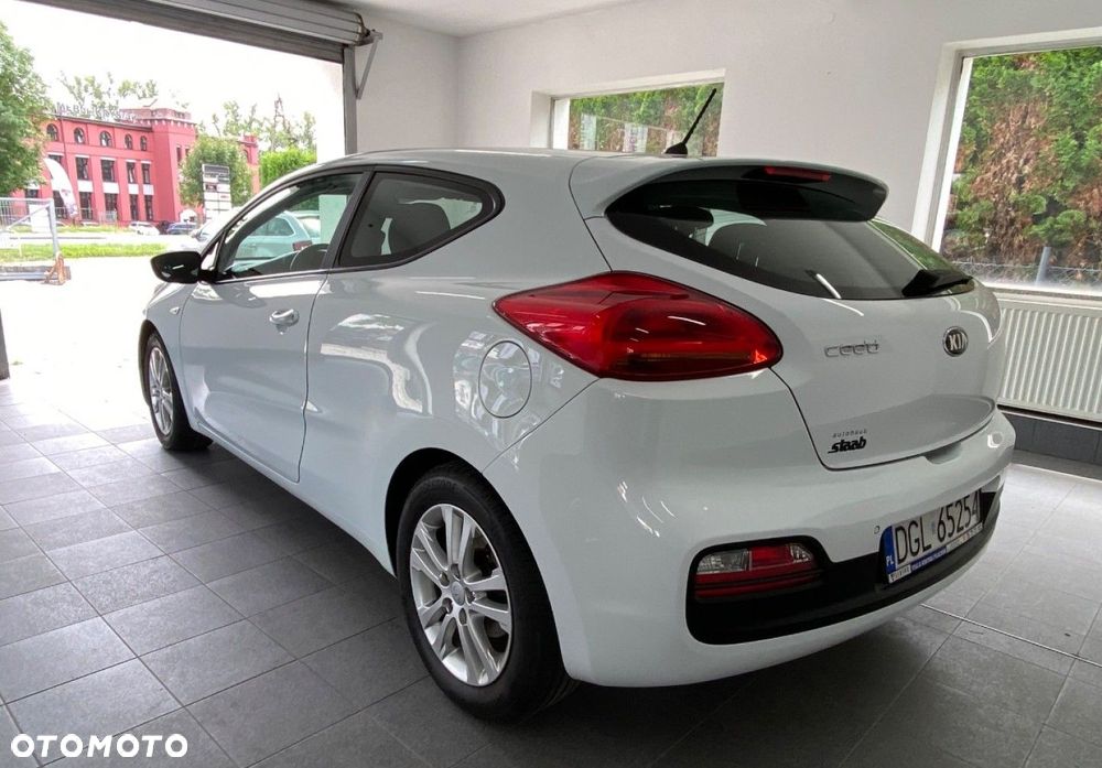 Kia Ceed - 4