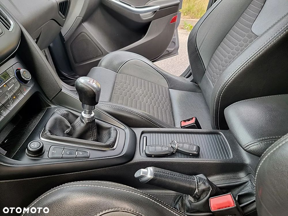Ford Focus 2.0 TDCi ST - 25