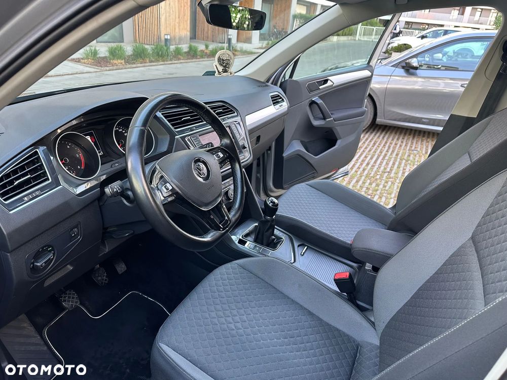 Volkswagen Tiguan 2.0 TDI SCR BlueMotion Technology Sport & Style - 18