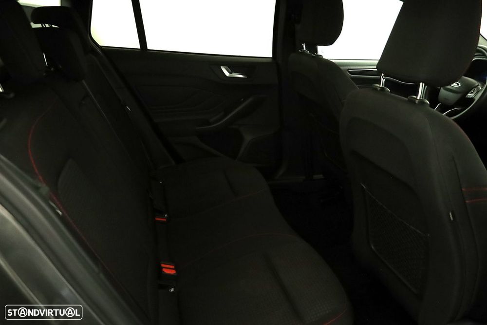 Ford Focus SW - 22