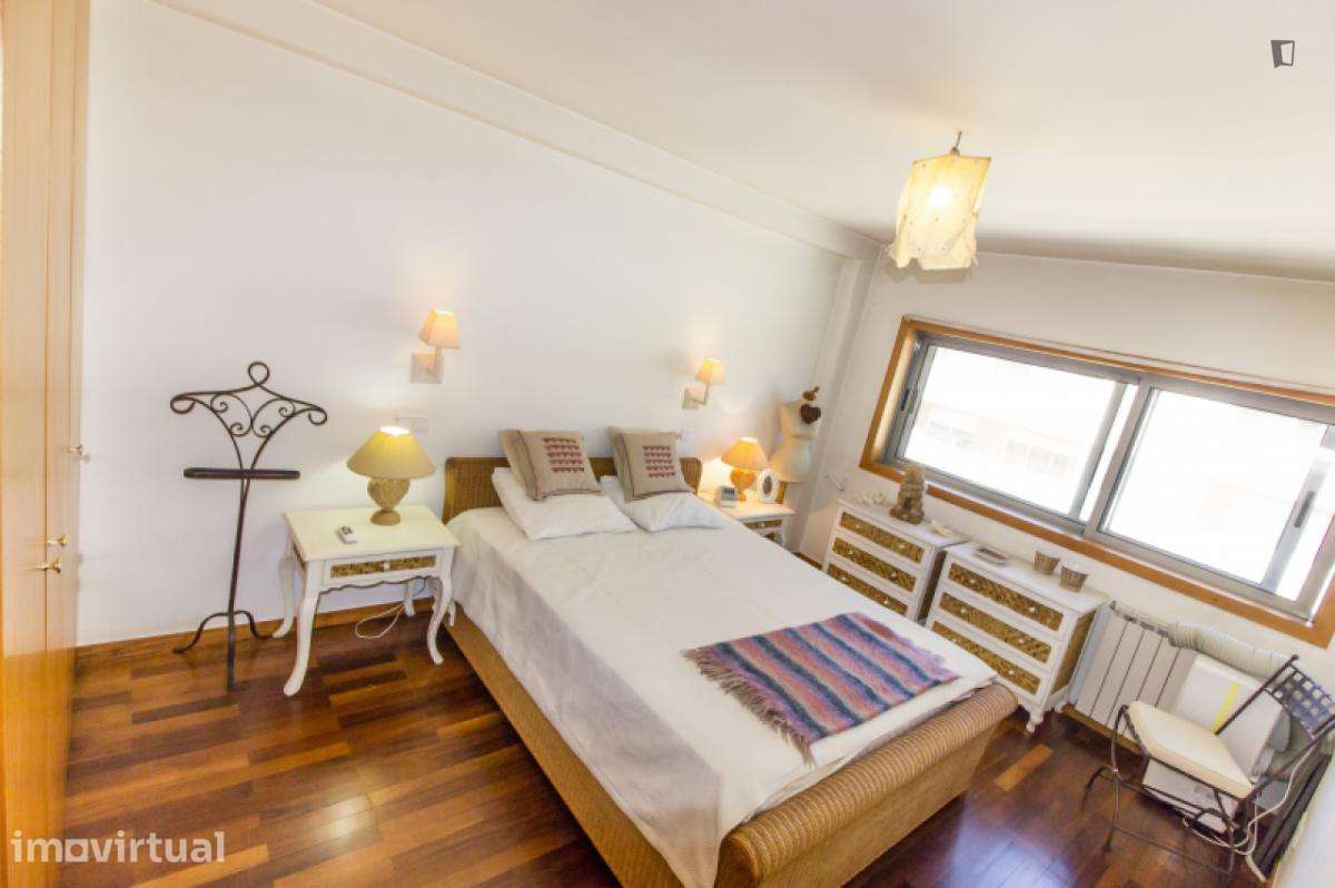 Apartamento com 3 quartos - localizado em Guimaraes - Grande imagem: 2/55