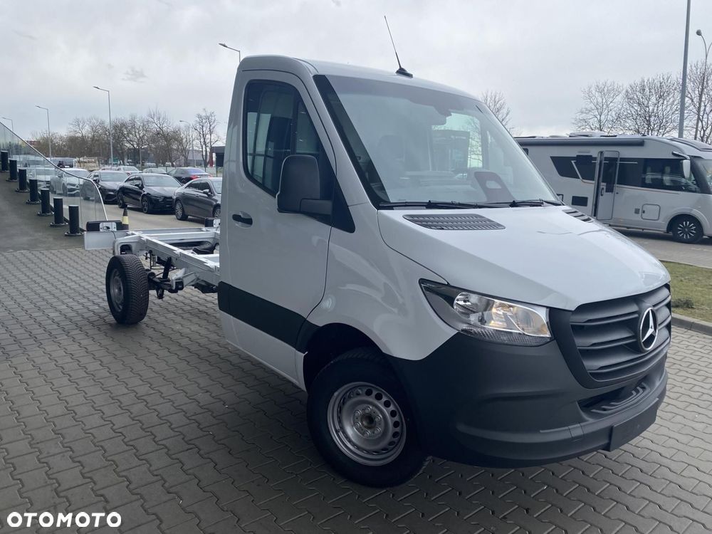 Mercedes-Benz Sprinter - 1