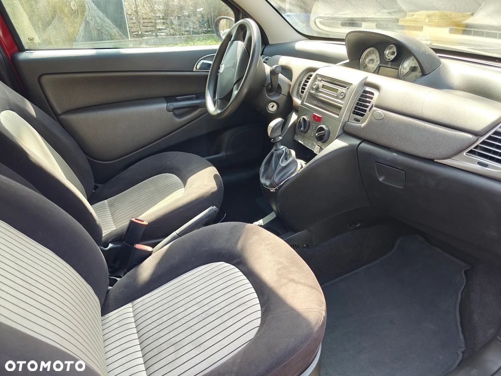 Lancia Ypsilon 1.4 16V Class - 3