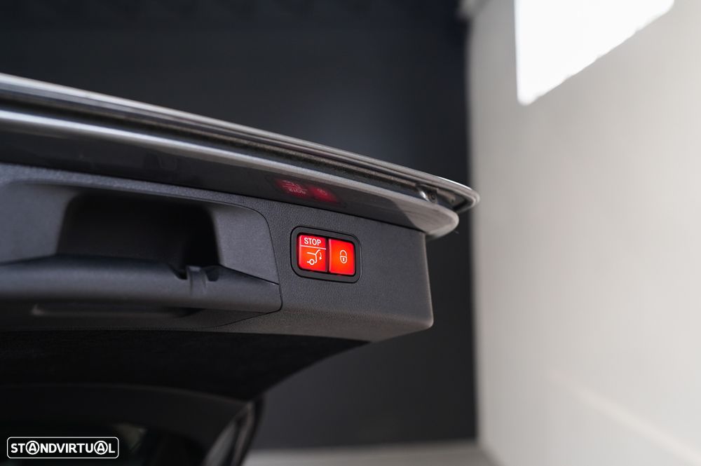 Mercedes-Benz E 300 de AMG Line - 35