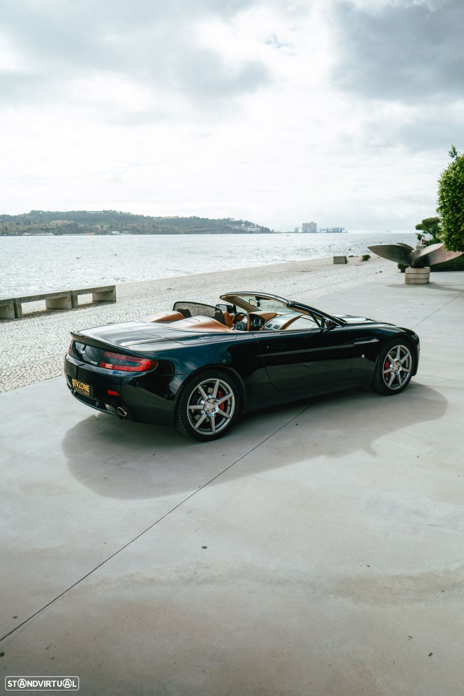 Aston Martin Vantage Roadster - 5