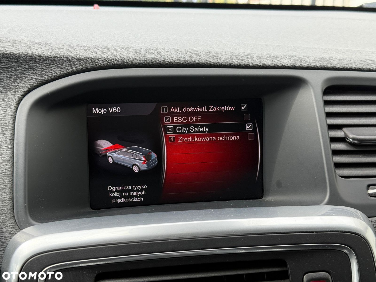 Volvo V60 Cross Country - 21