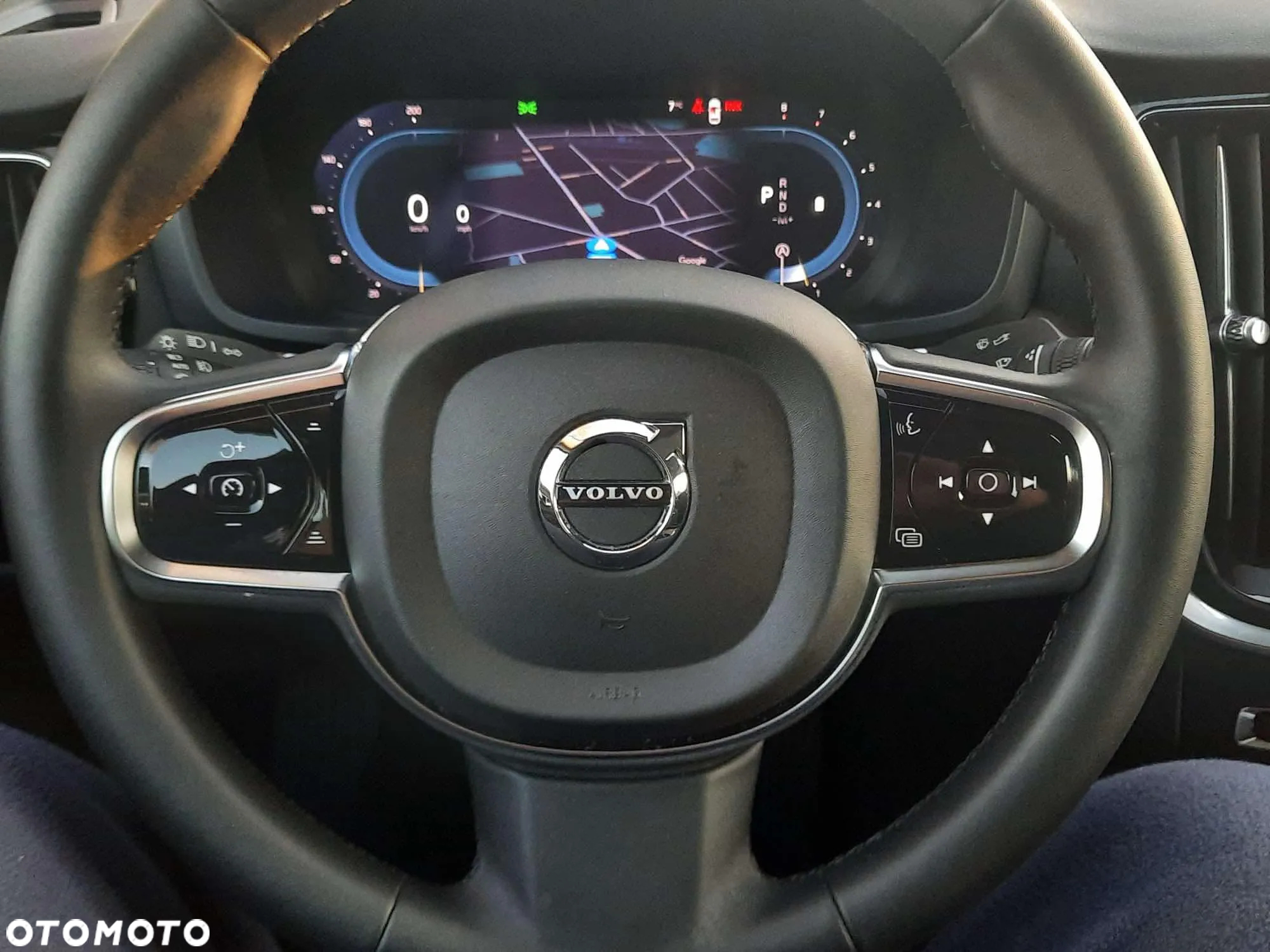 Volvo S60 B5 B AWD Plus Dark - 2