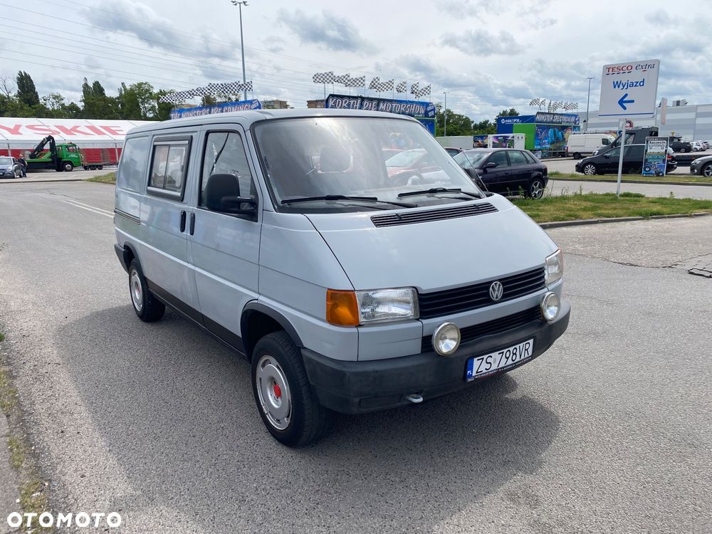 Volkswagen Caravelle - 18