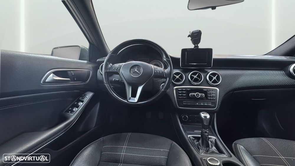 Mercedes-Benz A 200 d AMG Line - 7