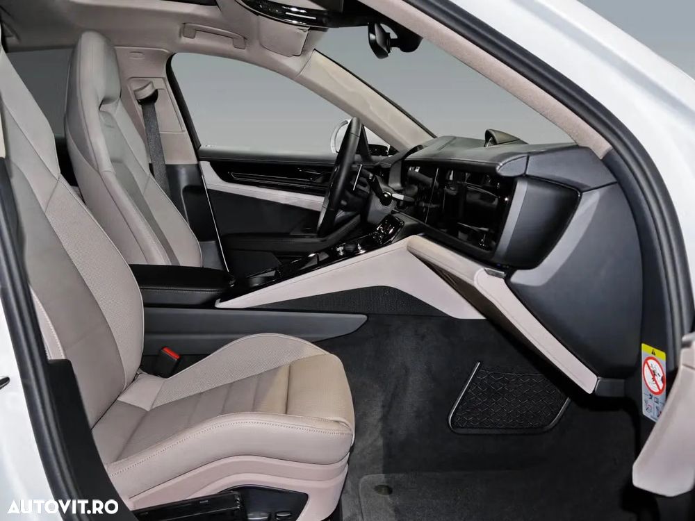 Porsche Panamera 4 E-Hybrid - 13