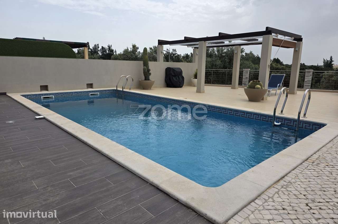Moradia T3+1 com Piscina e Terraço em Vilamoura - Grande imagem: 3/35