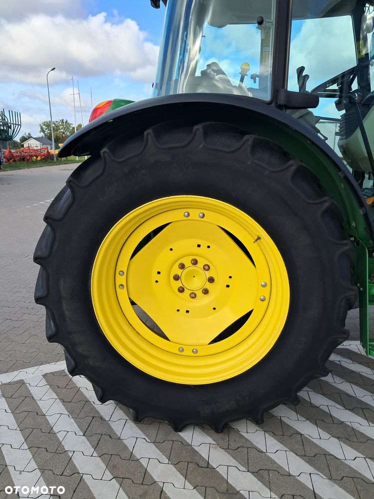 John Deere 5090M - 12