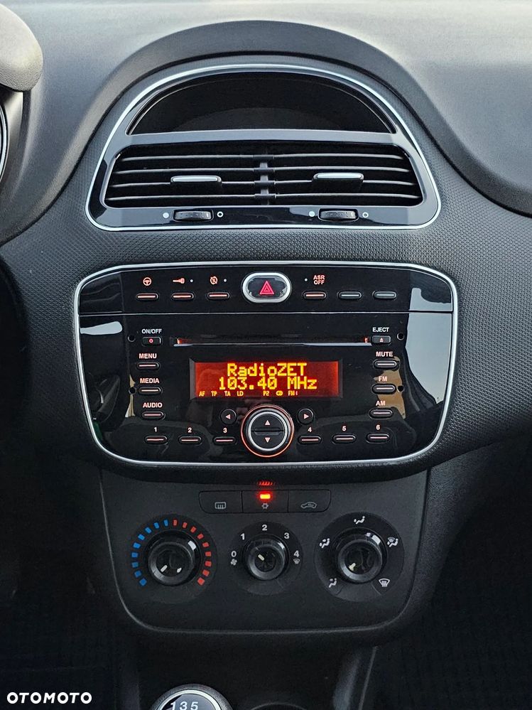 Fiat Punto 2012 ver-1-4-easy-s-s - 21