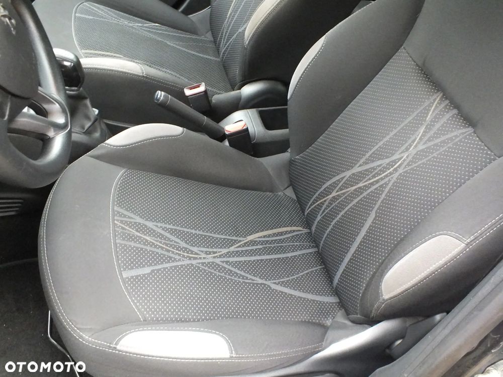 Peugeot 208 PureTech 82 Active - 16