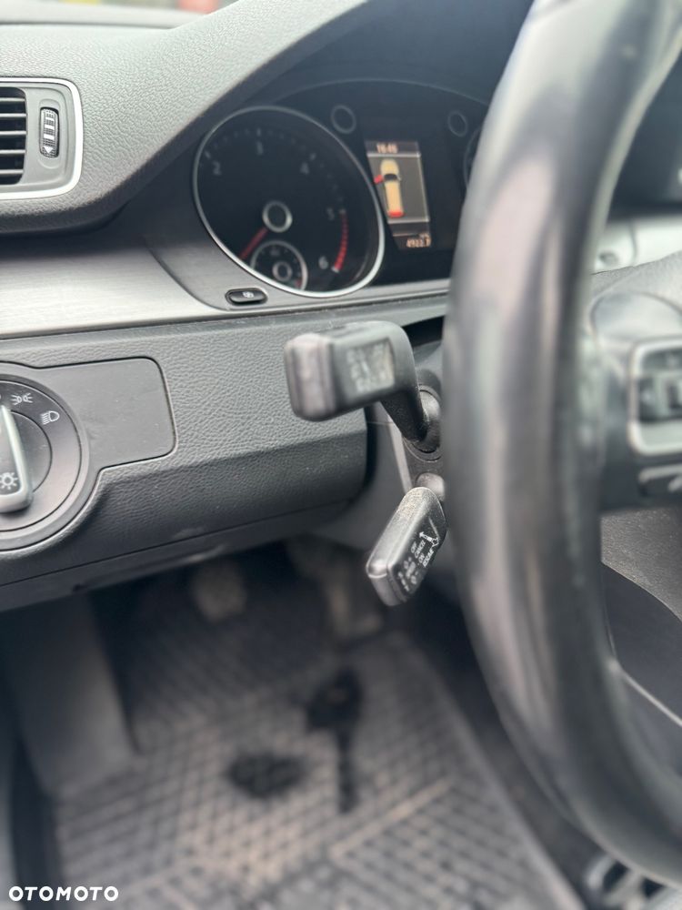 Volkswagen Passat 2.0 TDI BlueMotion Technology Trendline - 19