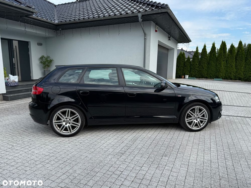 Audi A3 Sportback 2.0T FSI Ambiente - 2