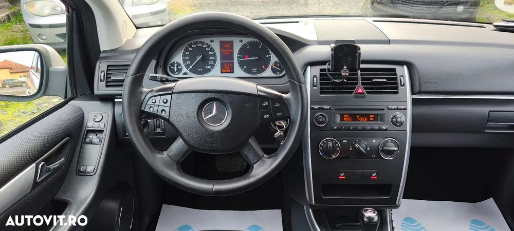 Mercedes-Benz B - 15