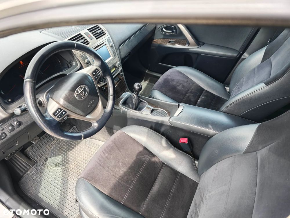 Toyota Avensis 2.0 D-4D Premium - 5