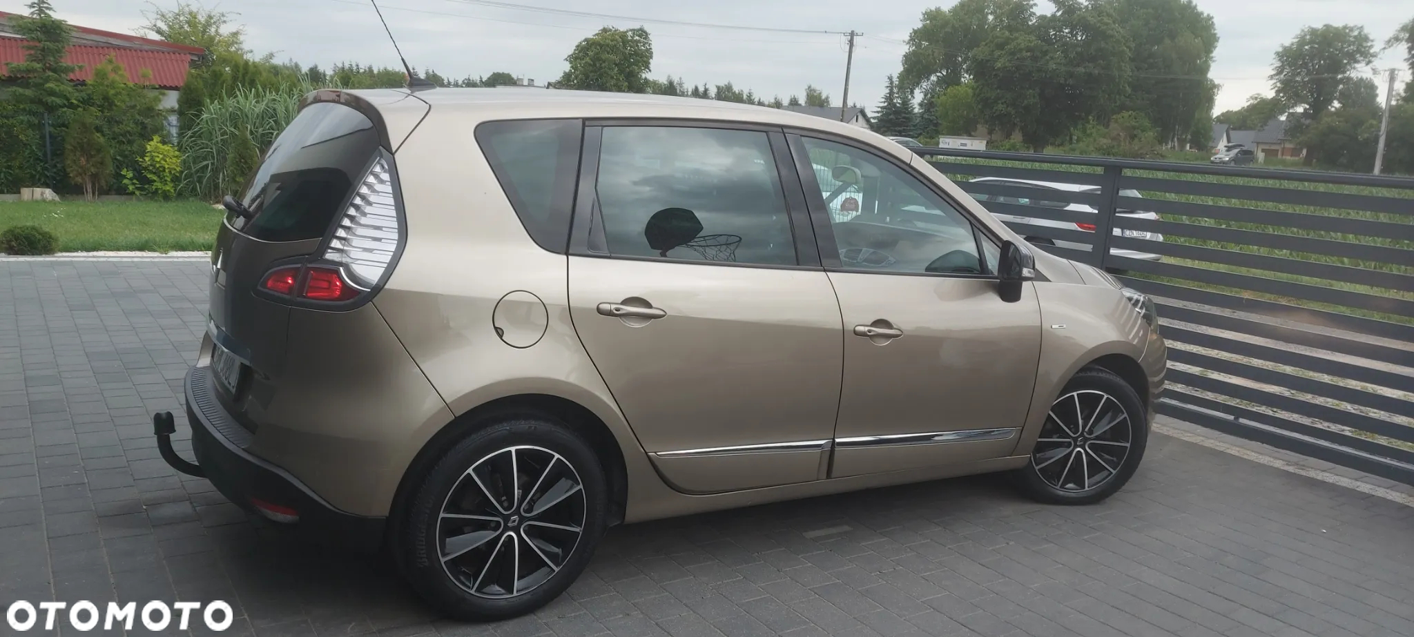 Renault Scenic 1.6 dCi Bose - 8