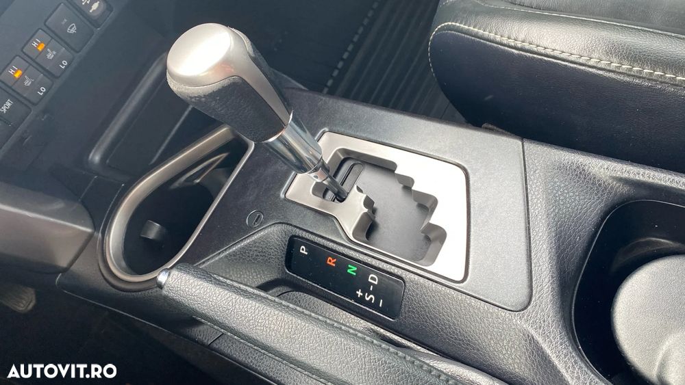 Toyota RAV4 2.5 VVT-i 4x4 Luxury - 8