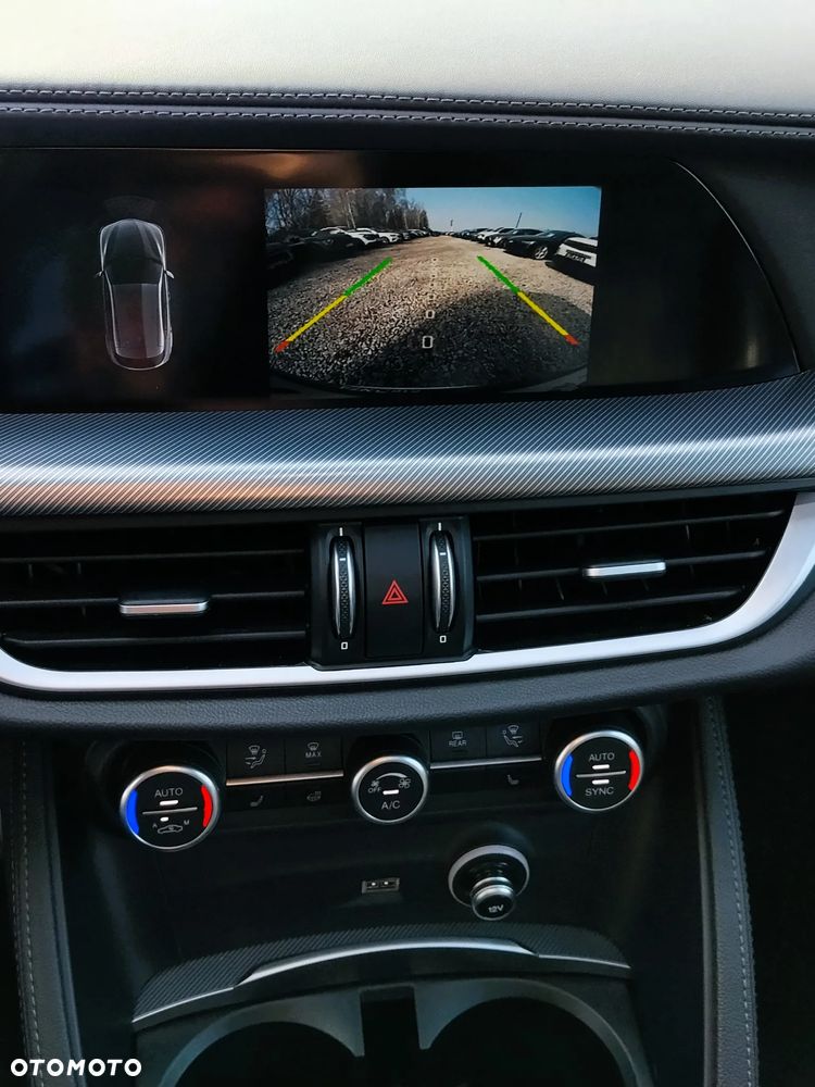 Alfa Romeo Stelvio 2.0 Turbo Veloce TI Q4 - 12